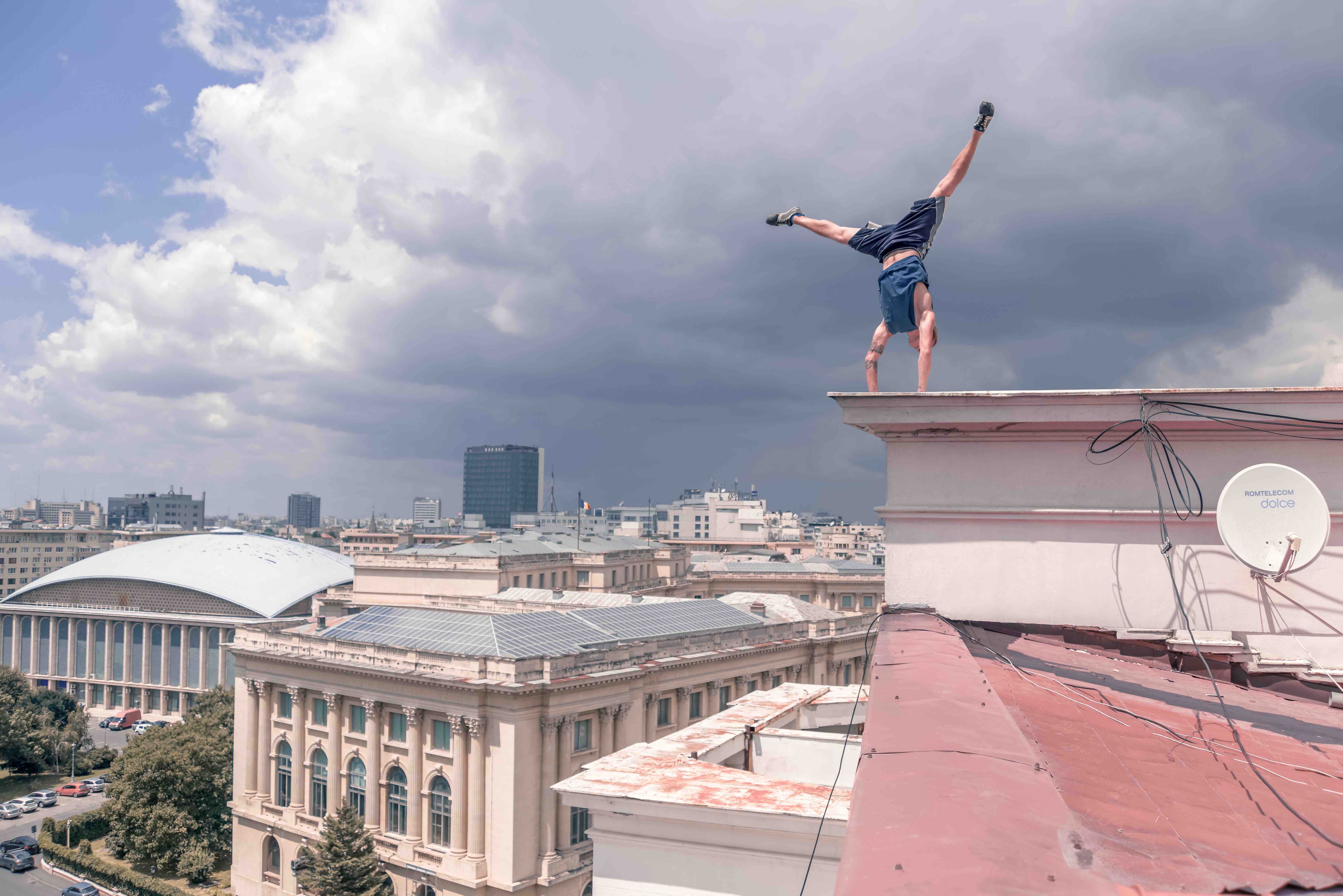 FREE-RUNNING, INTERACTIVE SHOWS, ACROBATIC FEATS, JUGGLING, PARADE AND CONTEMPORARY DANCE AT B-FIT IN THE STREET!, THE INTERNATIONAL STREET THEATER BUCHAREST